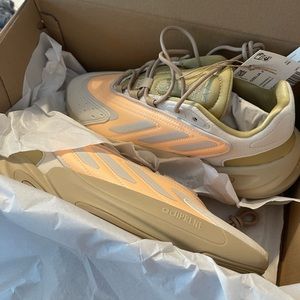 Never used never worn in box Adidas adiprene beige and orange sneaker size 5